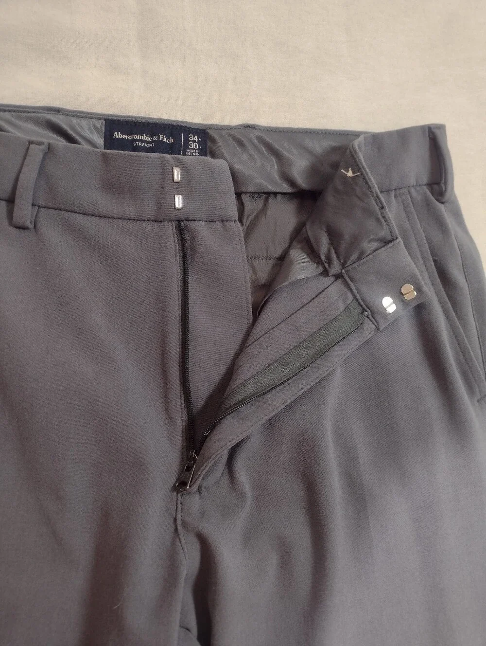 Abercrombie & Fitch Gray Flat Front Relaxed Straight Trouser Ankle Length